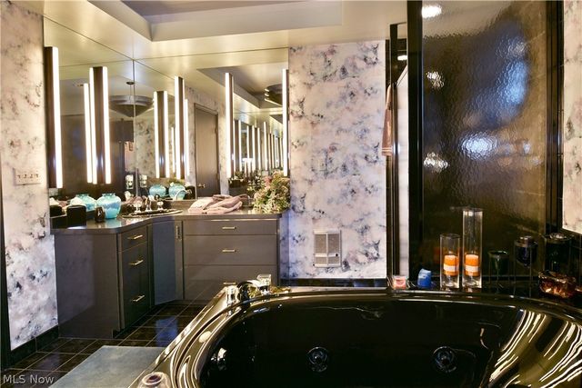 545 Thomas Lane, Girard, OH 44420