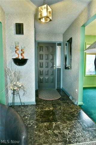 545 Thomas Lane, Girard, OH 44420