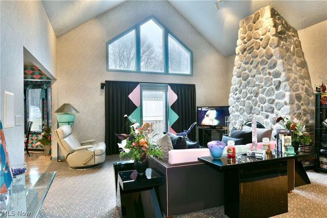 545 Thomas Lane, Girard, OH 44420