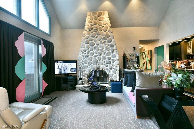 545 Thomas Lane, Girard, OH 44420