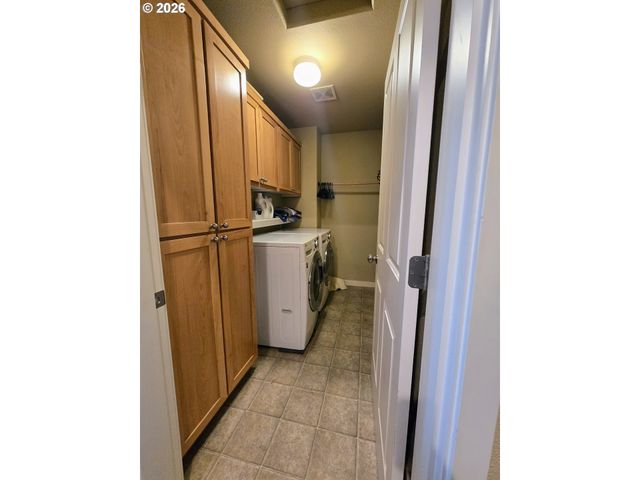 2543 Nw 2ND Ter, Gresham, OR 97030