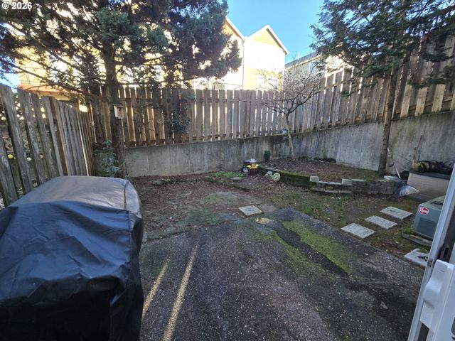 2543 Nw 2ND Ter, Gresham, OR 97030