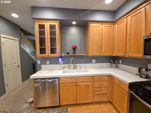 2543 Nw 2ND Ter, Gresham, OR 97030