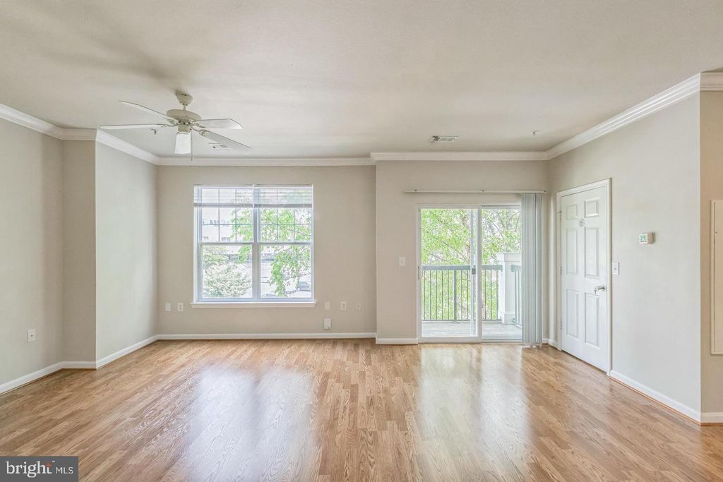 11377 ARISTOTLE DR #10-303, Fairfax, VA 22030
