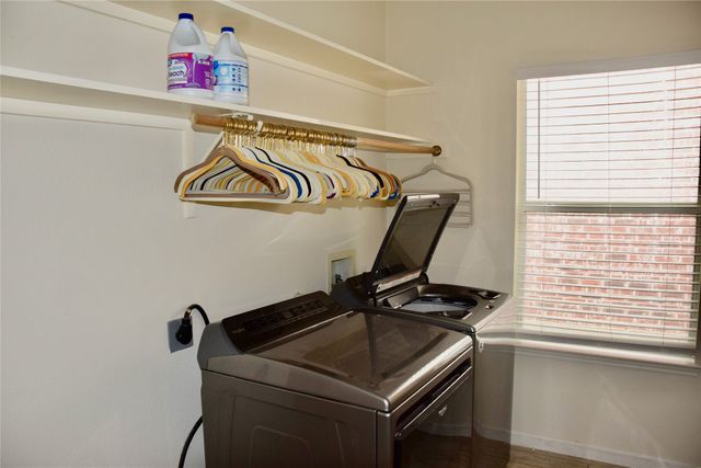 207 Sandpoint Drive, Mansfield, TX 76063