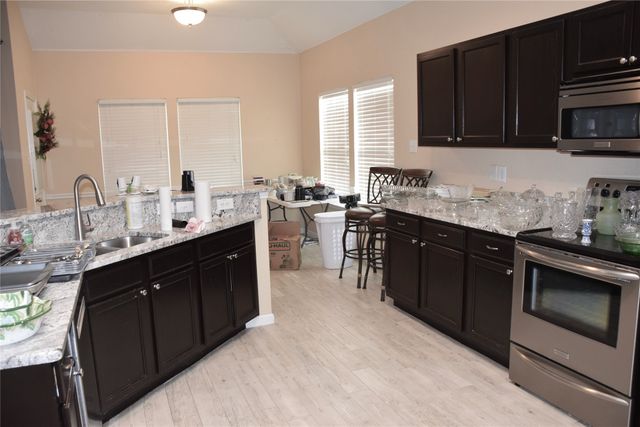 207 Sandpoint Drive, Mansfield, TX 76063