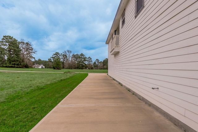 97 Oakridge South, Trinity, TX 75862