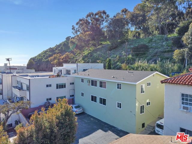 153 W Channel Road, Santa Monica, CA 90402