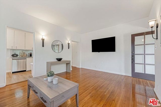 153 W Channel Road, Santa Monica, CA 90402