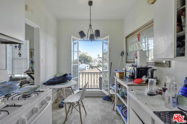 153 W Channel Road, Santa Monica, CA 90402
