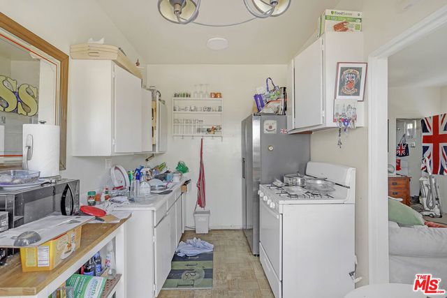 153 W Channel Road, Santa Monica, CA 90402