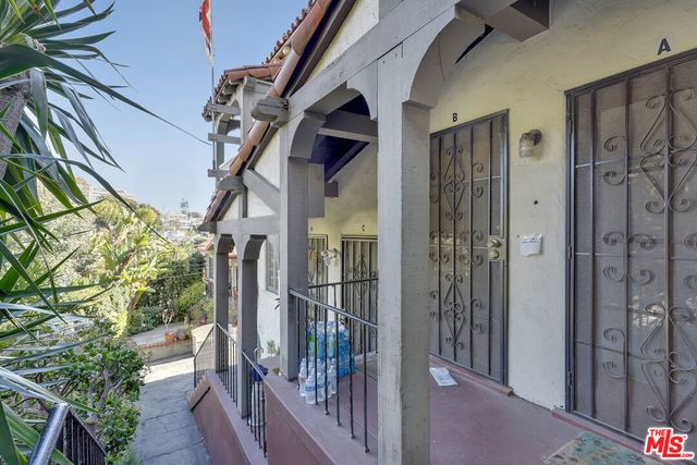 153 W Channel Road, Santa Monica, CA 90402