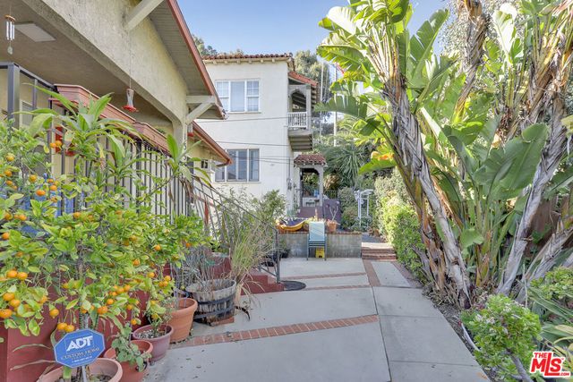153 W Channel Road, Santa Monica, CA 90402