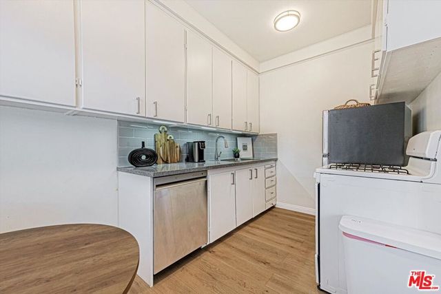 153 W Channel Road, Santa Monica, CA 90402