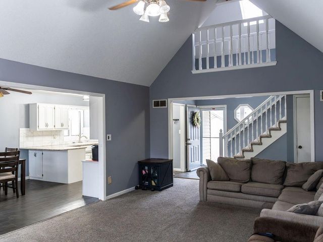 18401 E 26th Street Court S, Independence, MO 64057