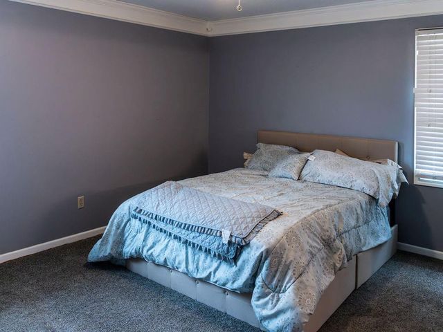 18401 E 26th Street Court S, Independence, MO 64057