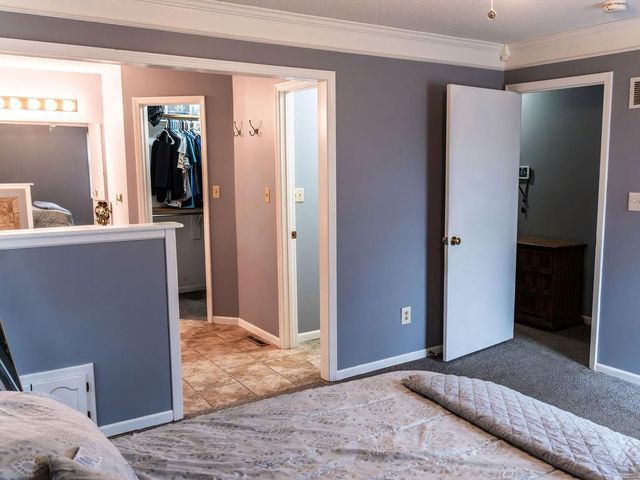 18401 E 26th Street Court S, Independence, MO 64057