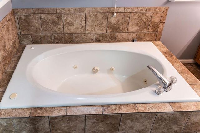 18401 E 26th Street Court S, Independence, MO 64057