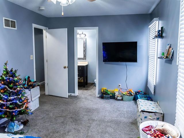 18401 E 26th Street Court S, Independence, MO 64057