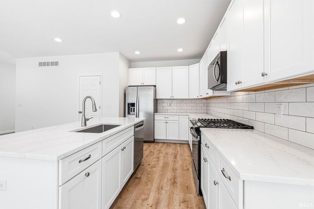 51482 Outer Drive, South Bend, IN 46628