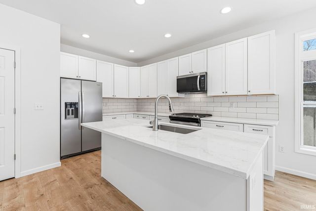 51482 Outer Drive, South Bend, IN 46628