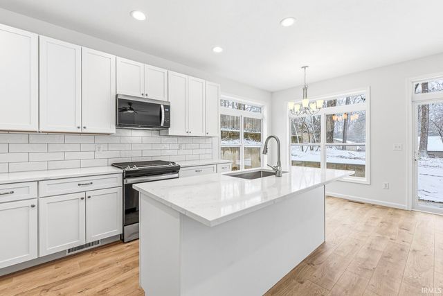 51482 Outer Drive, South Bend, IN 46628