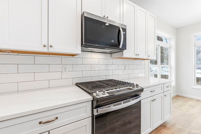 51482 Outer Drive, South Bend, IN 46628