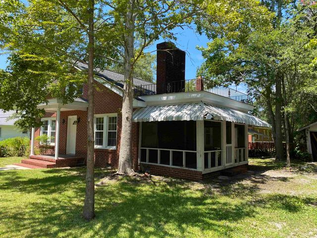 808 11th Ave., Conway, SC 29526