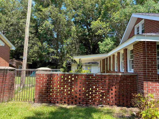 808 11th Ave., Conway, SC 29526