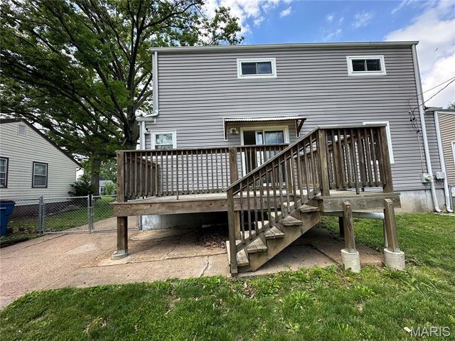 1912 Overland Drive, St Louis, MO 63114