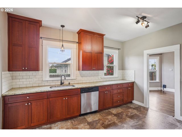 4305 Se 59TH Ave, Portland, OR 97206