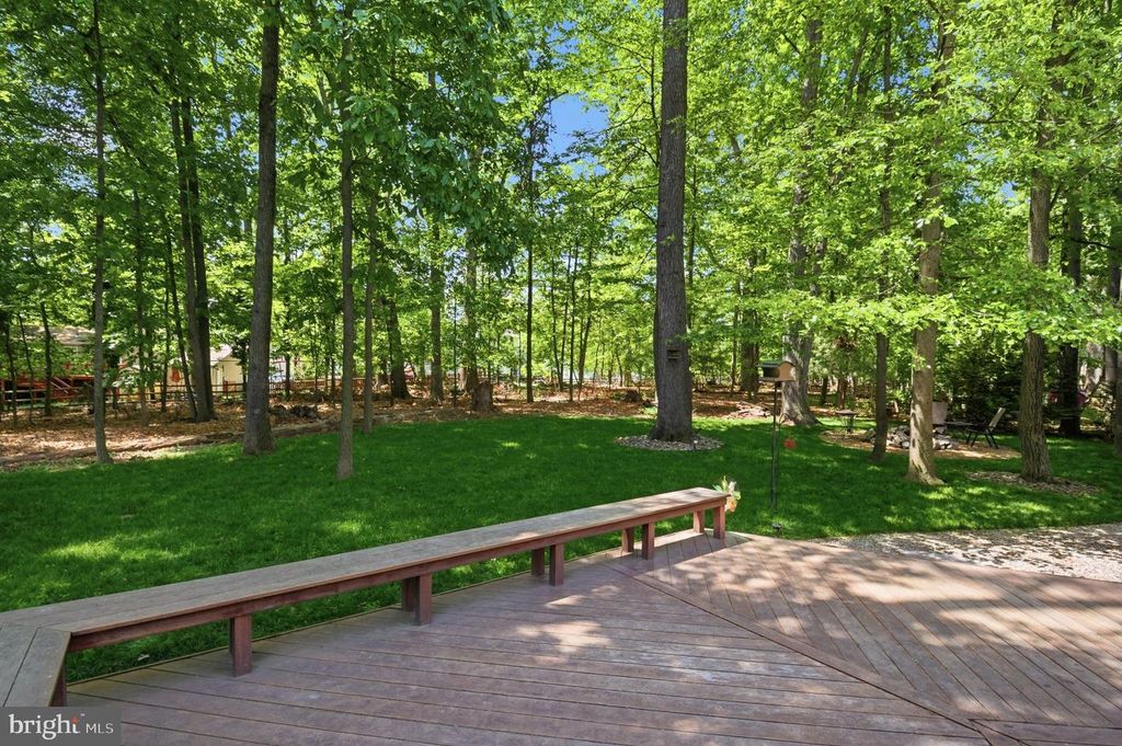 Image 38 of property listing at 407 AUTUMN OLIVE WAY, Sterling, VA 20164