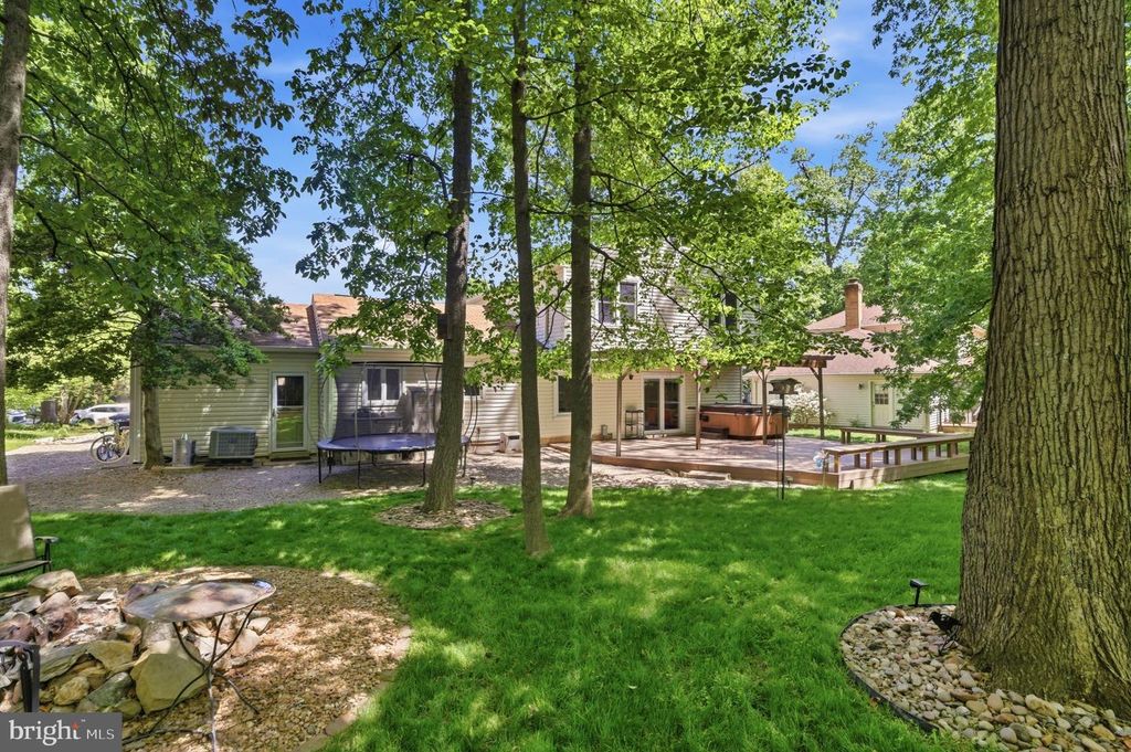 Image 43 of property listing at 407 AUTUMN OLIVE WAY, Sterling, VA 20164