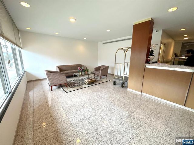 2185 Lemoine 5B, Fort Lee, NJ 07024