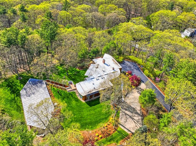 17 Deer Run, Wayland, MA 01778
