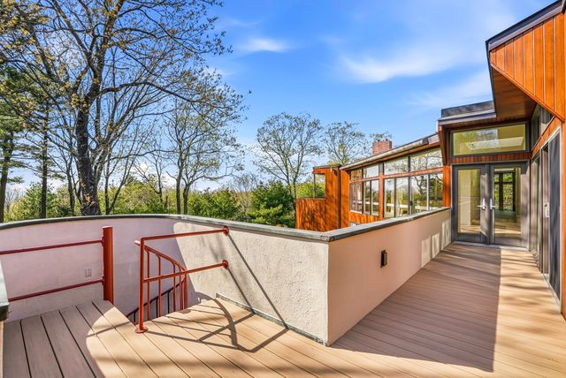 17 Deer Run, Wayland, MA 01778