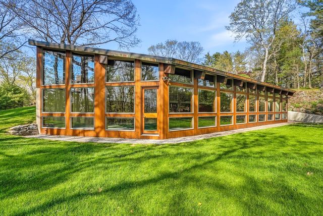 17 Deer Run, Wayland, MA 01778
