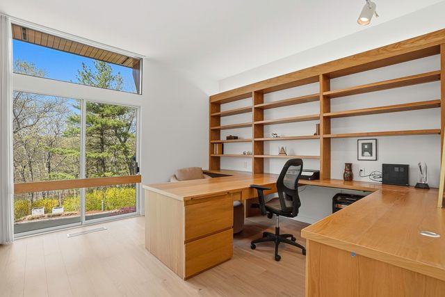 17 Deer Run, Wayland, MA 01778
