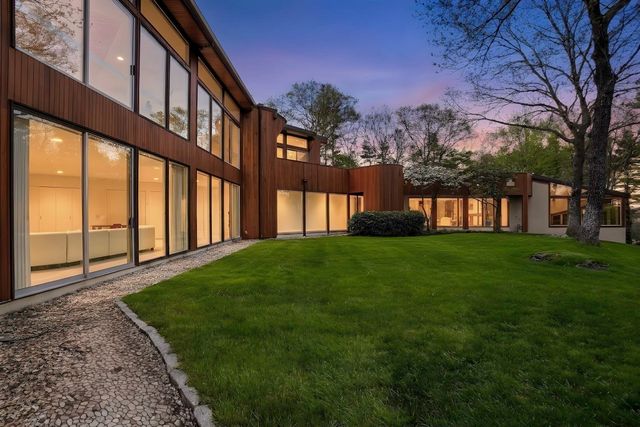 17 Deer Run, Wayland, MA 01778