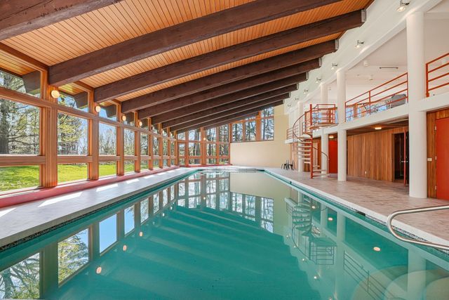 17 Deer Run, Wayland, MA 01778