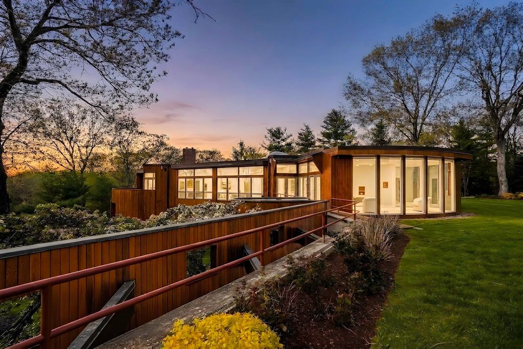 17 Deer Run, Wayland, MA 01778