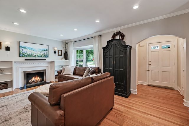 543 S Dunton Avenue, Arlington Heights, IL 60005