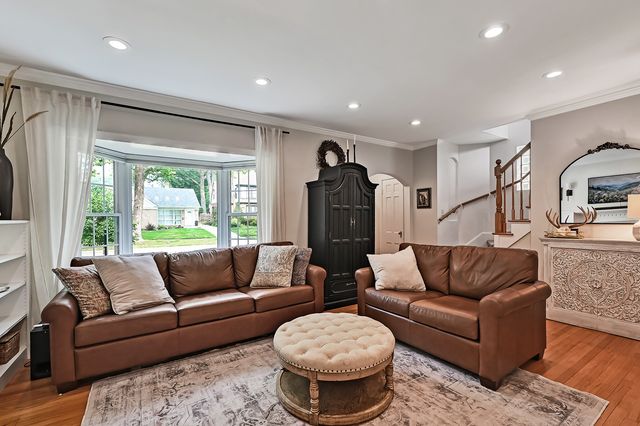 543 S Dunton Avenue, Arlington Heights, IL 60005