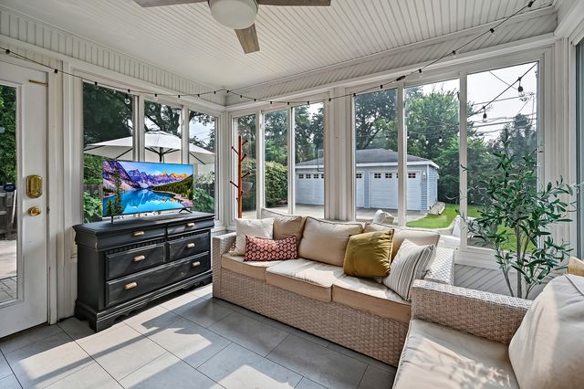 543 S Dunton Avenue, Arlington Heights, IL 60005