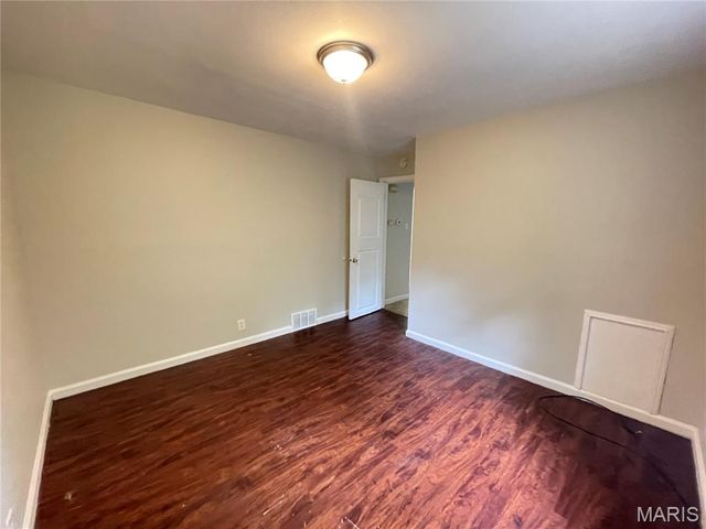 303 Midridge Drive, St Louis, MO 63137