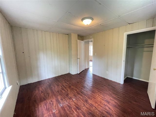 303 Midridge Drive, St Louis, MO 63137