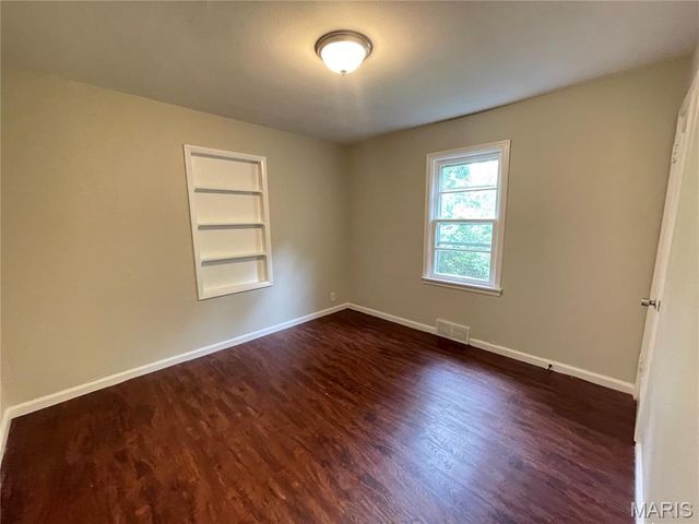 303 Midridge Drive, St Louis, MO 63137