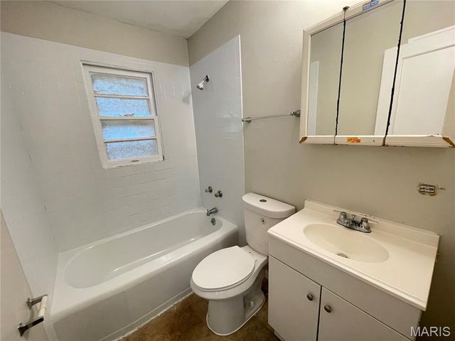 303 Midridge Drive, St Louis, MO 63137