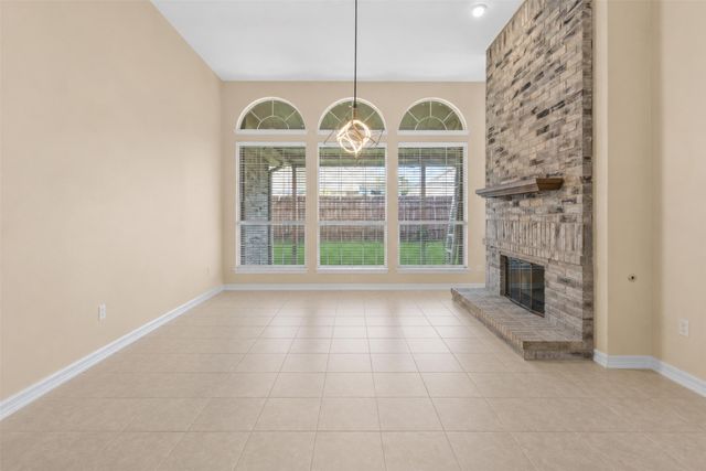 1128 Kensington Drive, Desoto, TX 75115