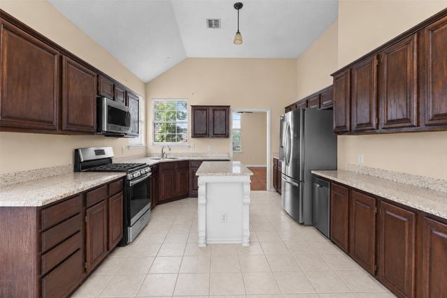 1128 Kensington Drive, Desoto, TX 75115